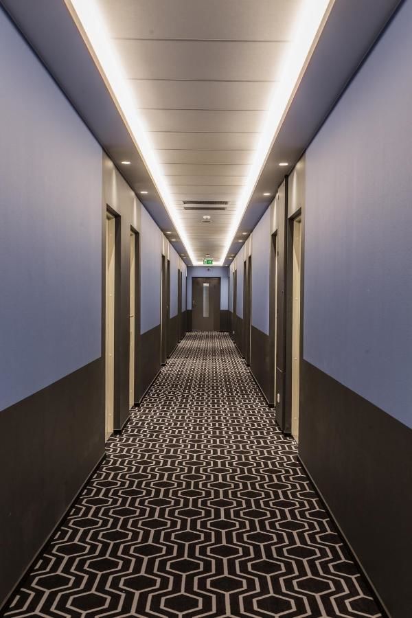 Отель Corner Hotel Вильнюс-32